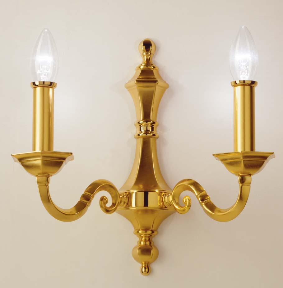 Mod. 1490/A Applique in fusione di ottone dorato in oro fino patinato antico.