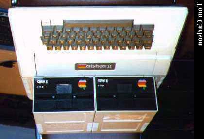 Circuiti integrati a piccola scala Circuiti integrati a media scala 1960 10 5 1980 10 6 Circuiti integrati VLSI 2000 10 9 Fondamenti di informatica B/1 9 / 34 IBM