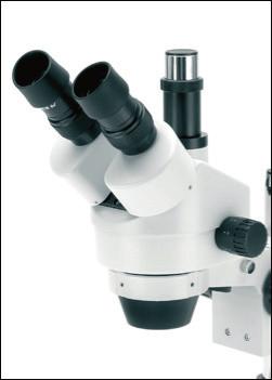 Range di zoom: 0,7x-4,5x, fattore zoom: 6,43:1. Sistema stereoscopio per applicazioni industriali e da laboratorio. Disponibile per microscopi con un diametro di fissaggio di 76 mm.