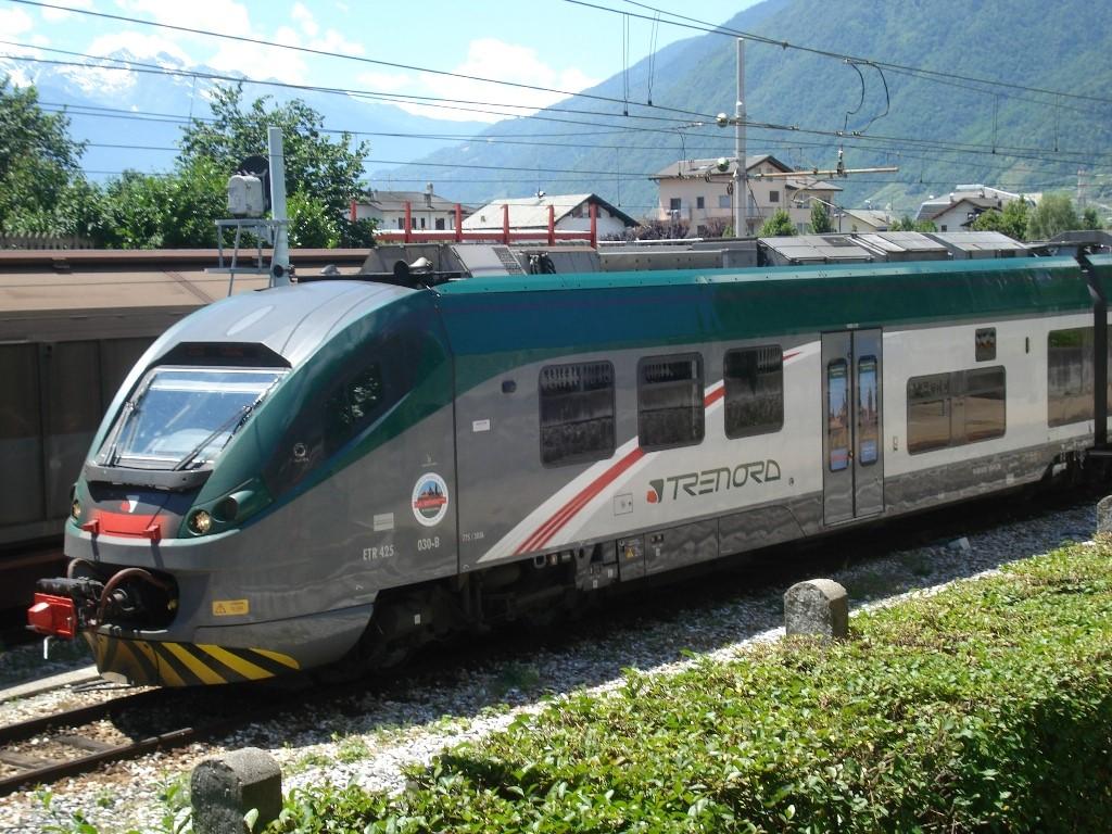 4. Conclusione Un viaggio con una locomotiva munita da una tecnologia di alta qualità, accompagnato da un macchinista pensionato con 40 anni di servizio e che durante tutto il viaggio da informazioni