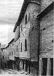 Insediamenti contermini Arezzo (65.3 km) 1 1 2 Città di Castello 14 (88.7 km) 1 1 2 2 Cortona (85.