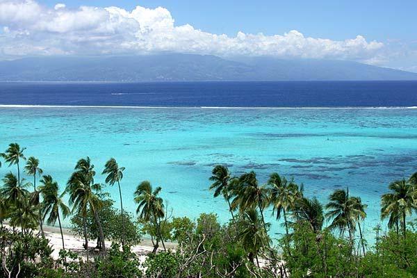 LA POLINESIA TAHITI Tahiti è il cuore battente della Polinesia Francese.