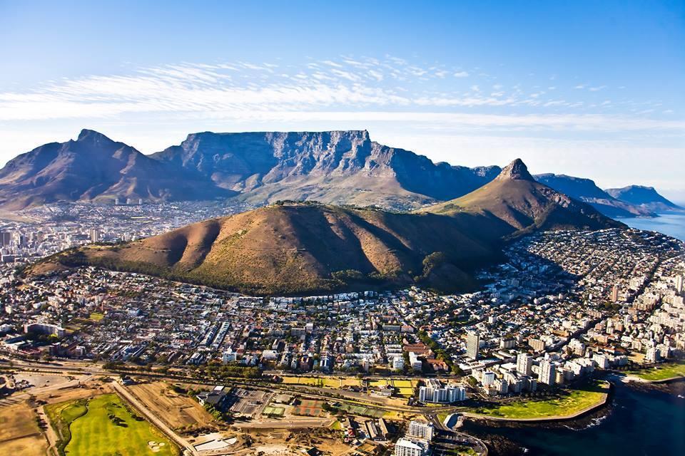 Rientro in hotel, via Muizenberg. Pernottamento Victoria & Alfred Waterfront Panorama della città 05/03/18 CAPE TOWN Mezza pensione. Mattinata dedicata alla visita orientativa della città.