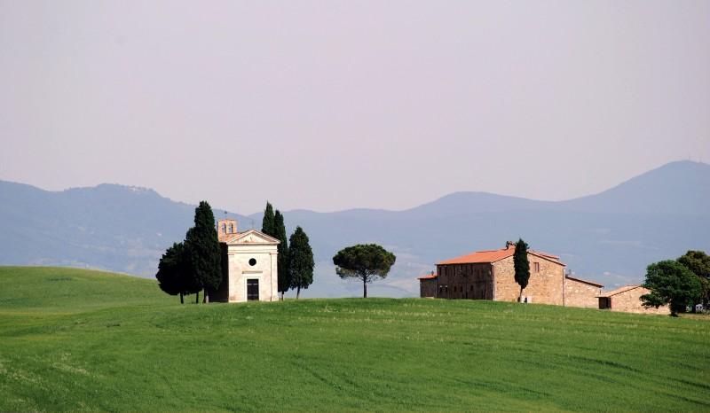 L AGRITURISMO ASSUME UNA DIMENSIONE CARATTERIZZANTE NELLE AREE CHE PRESENTANO UN ELEVATO VALORE PAESAGGISTICO PAESAGGI CULTURALI EVOLUTIVI PATRIMONIO DELL UMANITÀ Portovenere, Cinque Terre e Isole