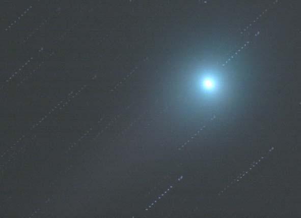 Fig. 8 la cometa Lulin ripresa nel visuale da Libbiano il 20febbraio 2009 (ore 3.30 T.U. medio) con una fotocamera Canon 20Da 800 ISO.