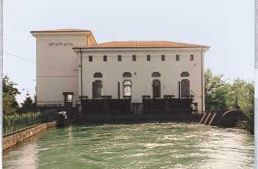 Il Consorzio di Miglioramento Fondiario aveva provveduto a garantire le derivazioni dal fiume Brenta mediante la costruzione di un unico canale di derivazione in sponda sinistra del fiume e di una
