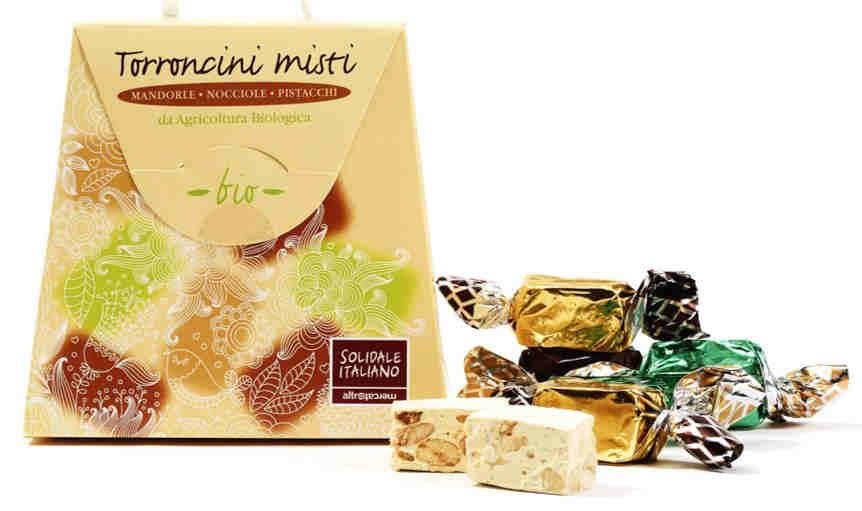 Torroncini misti - Bio mandorle, nocciole e pistacchi Codice: 201 Peso: 100 g Prezzo consigliato al pubblico (IVA 10% inclusa) Minimo: 5,50 Massimo: 6,60 Confezione: 6 pz Settore: S4 UN NATALE ALL