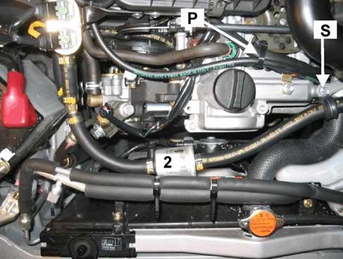 Posizionare il filtro davanti alla testa motore, nel montarlo, rispettare il riferimento di entrata / uscita gas riportato sulla custodia.