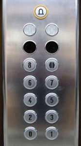 3.2.2) Collegamento pulsantiera ascensore 220V 50Hz COMUNE
