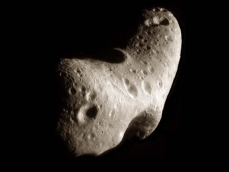 Si pensa che gli asteroidi siano residui del disco proto-planetario che non sono