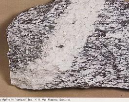 Filoniane Pegmatite Cristallizzano a modesta profondità all interno di corpi magmatici di modesta estensione (es: filoni).