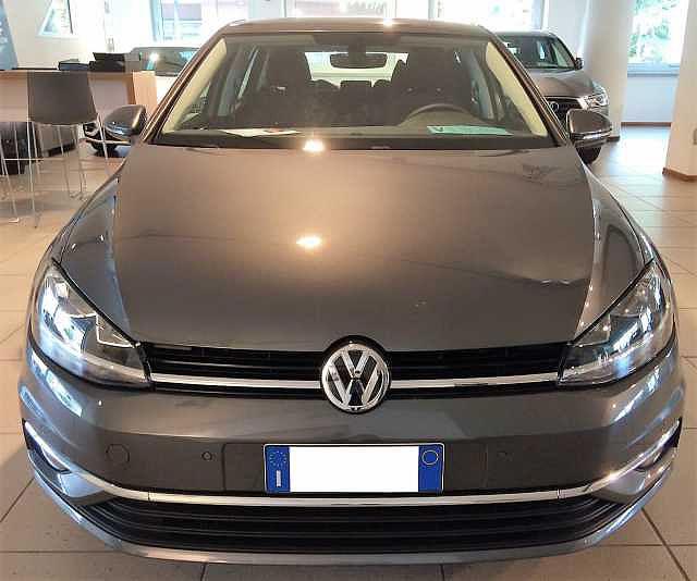 Volkswagen Golf 1.4 TSI 125 CV 5p. Executive Golf Immatricolazione: 9/ 2017 KM: 1 Carrozzeria: Berlina Cilindrata: 1395 Alimentazione: Benzina Prezzo: 21.