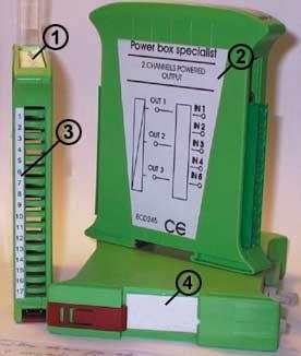 Etichette Labels Accessori Accessories L estetica raffinata rende il un prodotto unico nel suo genere nel panorama dei contenitori per elettronica a montaggio