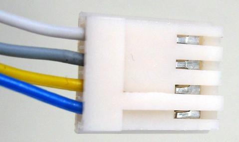Assemblaggio del connettore Utilizzare i seguenti cavi del Cartadis TC11N per realizzare il connettore che verrà collegato poi al cavo di interfaccia