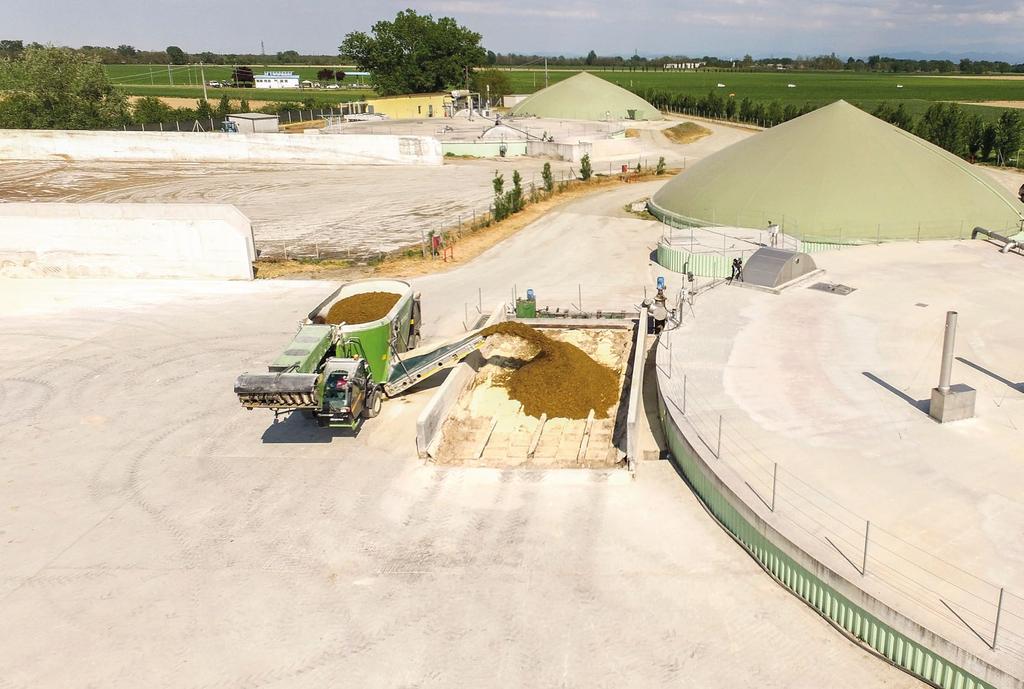 9 BIOGAS AGRICOLO L ENERGIA DELLA TERRA L impianto per la produzione di biogas agricolo può essere alimentato: da prodotti dell agricoltura (mais, grano, triticale, sorgo, etc ); da sottoprodotti