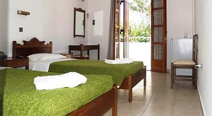 Hotel Amaryllis Perissa 2 Stelle base Albergo molto semplice, ideale per giovani o per adulti senza grosse pretese.