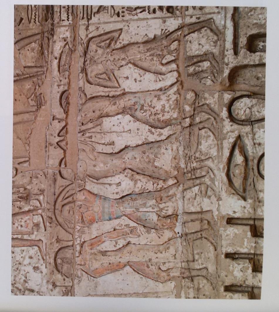 Ramses III celebra la sconfitta dei Popoli del Mare nelle sue iscrizioni nel tempio funerario di Medinet Habu.