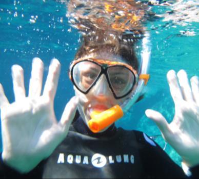 I percorsi si snodano nei sentieri di Piscina Rei sino alla spiaggia.