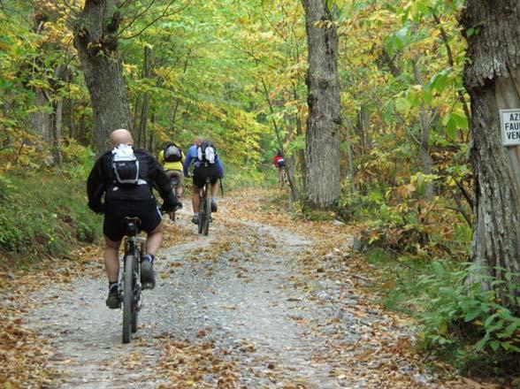 2 a Tappa Dall Agriturismo percorriamo a ritroso il sentiero percorso nella parte finale del giorno precedente, fino a Bertone, e lo percorriamo tutto fino a Belnome seguendo le indicazioni del Tour