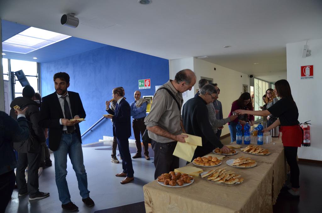 Figura 2: 25 marzo coffee break del seminario di presentazione delle