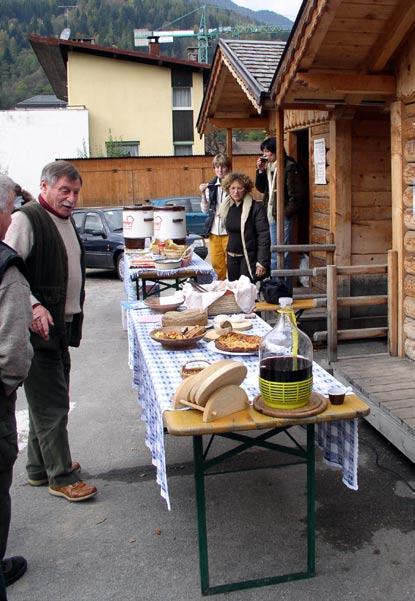 Le adesioni e le riunioni Dal primo incontro organizzativo è nato un tavolo di progettazione che ha coinvolto gruppi e volontari (li trovate elencati alla fine di questo fascicolo) in tre riunioni