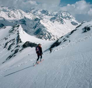 La neve vecchia è costituita da cristalli trasformati.