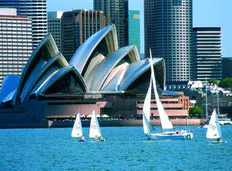 AUSTRALIA Tour INDIVIDUALI Sydney, AYERS ROCK, DARWIN&KAKADU NATIONAL PARK &CAIRNS 14 giorni 11 notti da 2535,00 1 GIORNO: ITALIA / SYDNEY Partenza per Sydney.