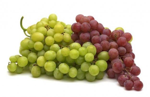 1. Uva L uva è ricca di zuccheri, di vari sali minerali, delle vitamine A, C e del gruppo B.