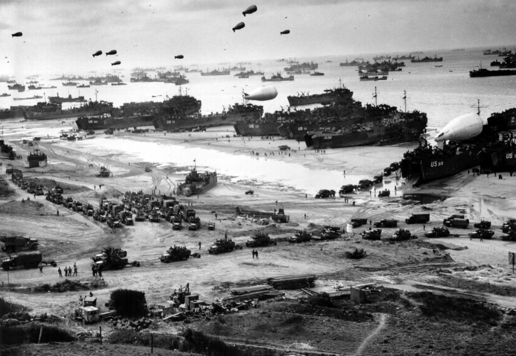 Lo sbarco in Normandia (6 giugno 1944) fu l attacco decisivo alla Germania con un gran esercito e un enorme quantità di mezzi corazzati e velocemente avanzarono verso