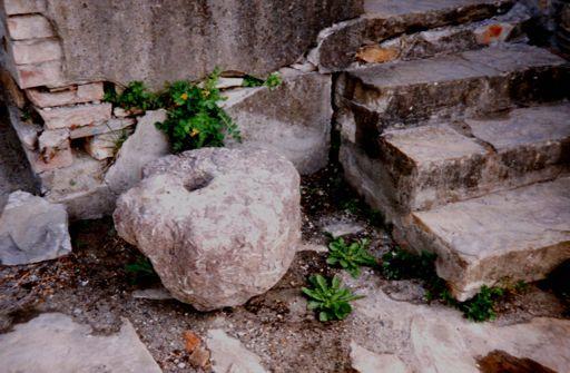 Il Portacrocefisso recuperato presso i ruderi