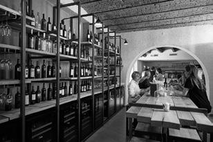 Cari sommelier, questa primavera è stata aperta la Casa del vino Ticino: un centro promozionale dei vini ticinesi e dei prodotti gastronomici.