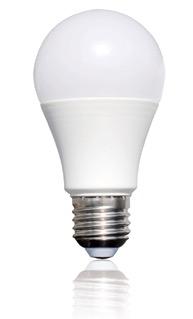 055 LAMPADE BULBO A60 Lampada a bulbo senza emissioni di raggi UV e di radiazioni IR. Sostituisce direttamente le lampadine a incandescenza con attacco E27.