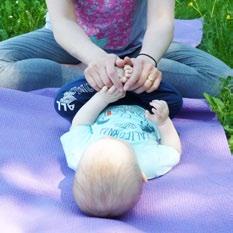 Lo yoga è il modo ideale per praticare insieme al proprio bambino utili esercizi fisici e respiratori, intensificando il