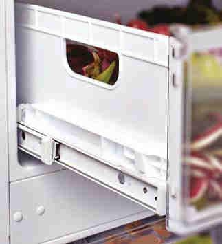 Il nuovo cassetto Fresh Zone permette di conservare alla temperatura ottimale i cibi freschi come carne, pesce e formaggi.