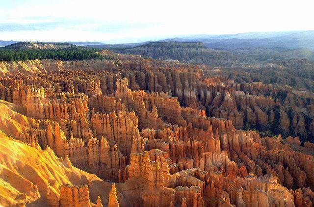 un'opportunità da non perdere! In giornata quindi muovetevi sempre verso est attraverso il Painted Desert per un incontro indimenticabile con la natura dell'arizona.