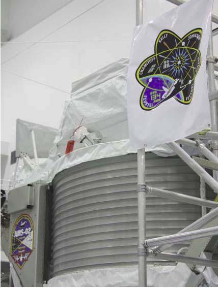 AMS-02 al Kennedy Space Centre in attesa di essere imbarcato sullo Shuttle Endeavour Aspetti tecnologici AMS-02 è il più grande payload scientifico previsto per la ISS.
