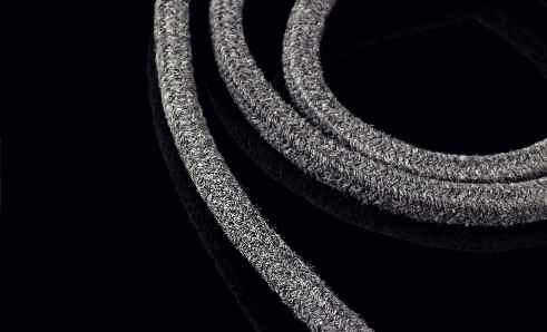 126 1200 TVN - Aramtex black La treccia Aramtex black Texpack è una treccia in fibra di vetro rivestita esternamente da una calza in filato aramidico nero Caratteristiche Il rivestimento esterno in