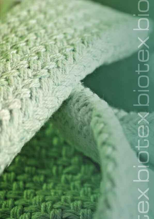 Biotex I prodotti tessili Biotex vengono realizzati con filati cardati contententi una nuovissima fibra di vetro speciale HT ad alto contenuto di Calcio Silicati e da una fibra di supporto a base di