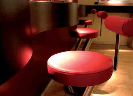 ZX bar stool with central base and Ø 76 mm round