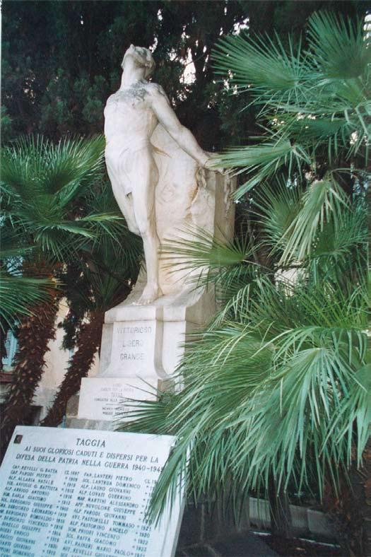5 Il monumento ai caduti di Sanremo conosce grande successo e la cerimonia di inaugurazione è presenziata dal re Vittorio Emanuele III.