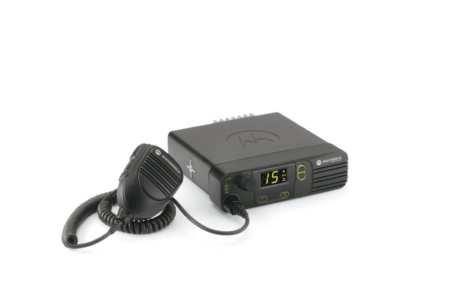 DM 3400/3401 Radio veicolari con display numerico 4 9 2 1 3 8 7 5 6 1 Il connettore accessori supporta la connessione USB e capacità audio avanzate.