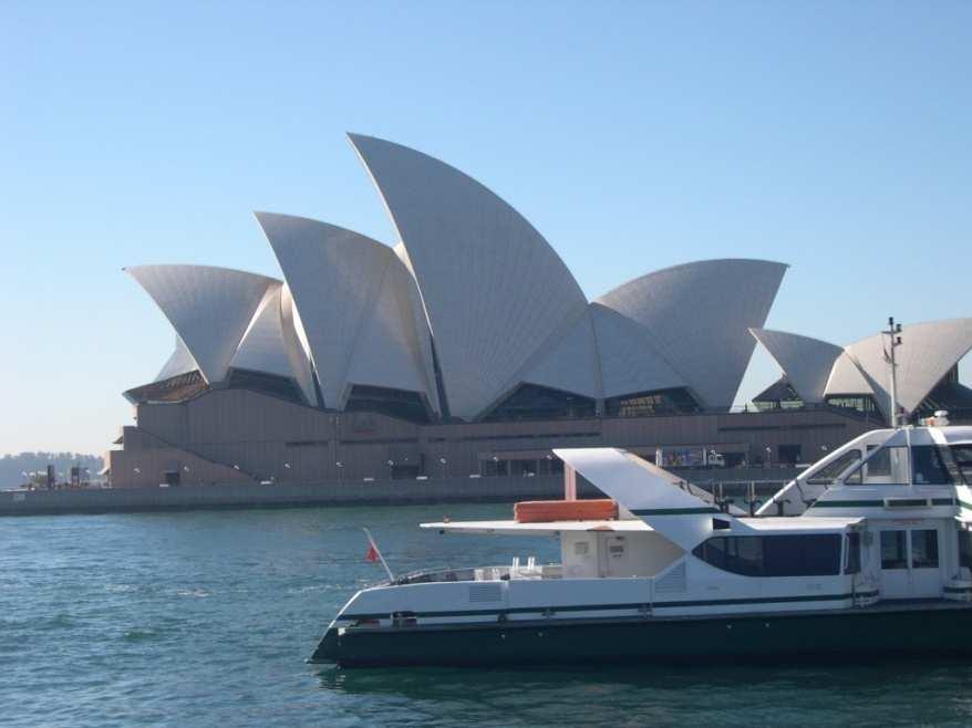 Australia il sogno di una vita Sidney La baia più fotografata del mondo con Harbour Bridge e Opera House, la sfavillante easy life notturna, lo storico quartiere di the rocks e le affollate spiagge