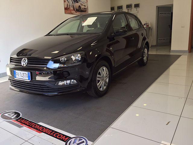 Volkswagen Polo V 1.0 MPI 5p. Trendline Polo 5ª serie Immatricolazione: 7/ 2017 KM: 10 Colore: pastello Carrozzeria: Berlina Cilindrata: 999 Alimentazione: Benzina Prezzo: 11.