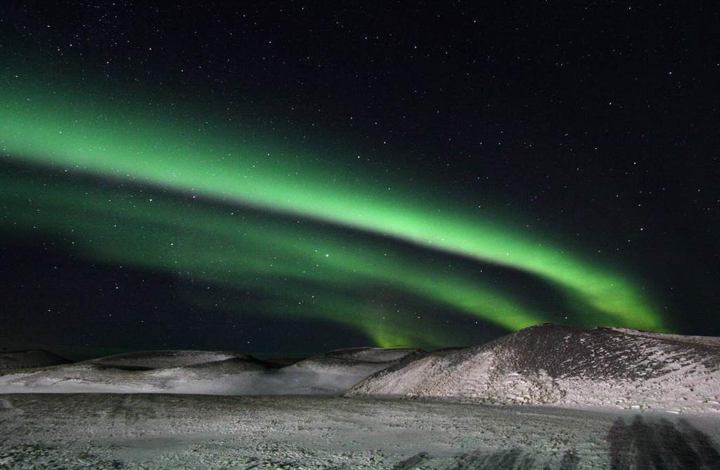 ISLANDA Luoghi incantati e aurore boreali Un viaggio in una terra fatata tra fiordi, geyser, iceberg, ghiacciai e vulcani 8 giorni Viaggiando in questo straordinario paese si rimane colpiti dalla