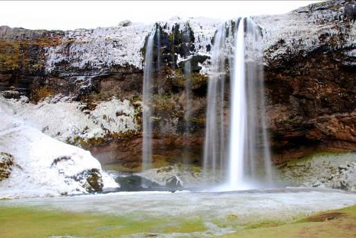 Il Grande Geysir, la sorgente di acqua calda che ha dato il nome a tutti gli altri nel mondo, ha smesso la sua attività eruttiva all inizio del XX secolo e dopo i terremoti del 2000 ha ripreso ad