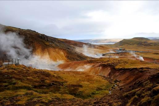 7 giorno / Kirkjubæjarklaustur Raufarholshellir Seltún Blue Lagoon Reykjavík (350 km ca.) Prima colazione in hotel. Partenza in direzione ovest, verso la penisola di Reykjanes.