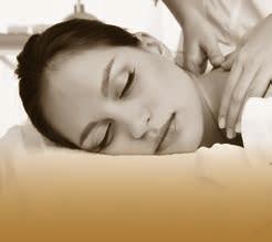UNIVERSO massaggi Dolasilla Il massaggio è una forma di comunicazione, è un contatto umano che coinvolge tutti i sensi e un tipo molto speciale di scambio interpersonale.