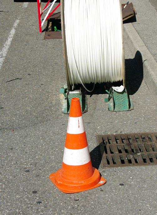 Da ultimo, esiste l opzione Fttc (Fiber To The Cabinet), in cui la fibra raggiunge l armadio ripartilinea più vicino alla casa dell utente finale per poi