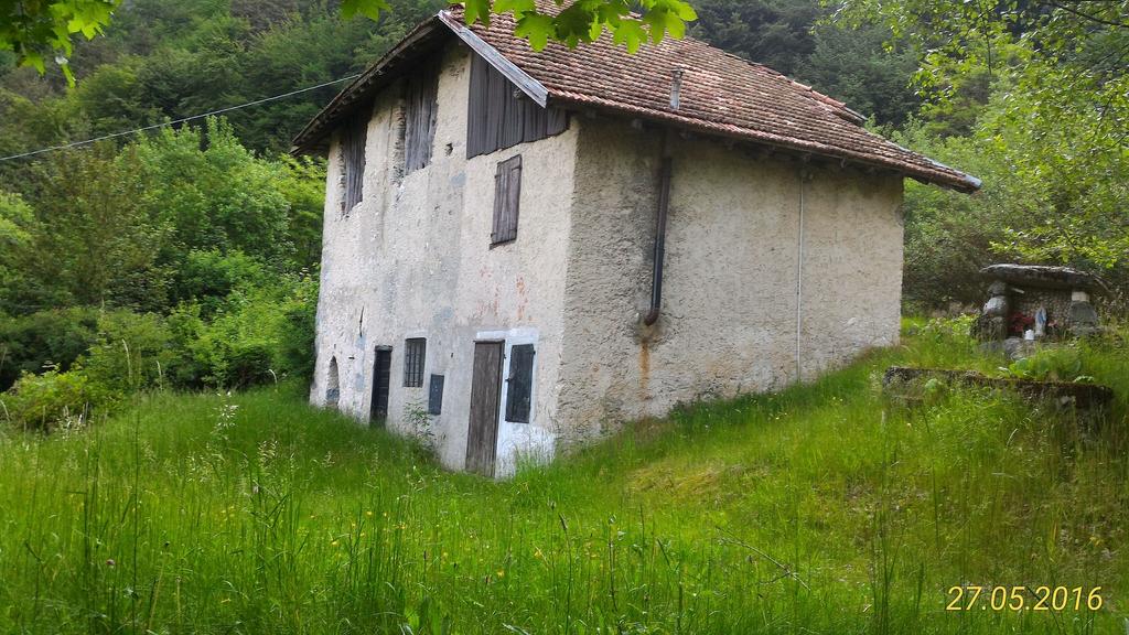 P.R.G. del Comune di Molina di Ledro Rilevazione degli insediamenti storici edifici esterni alla perimetrazione Variante 7 - Nr.