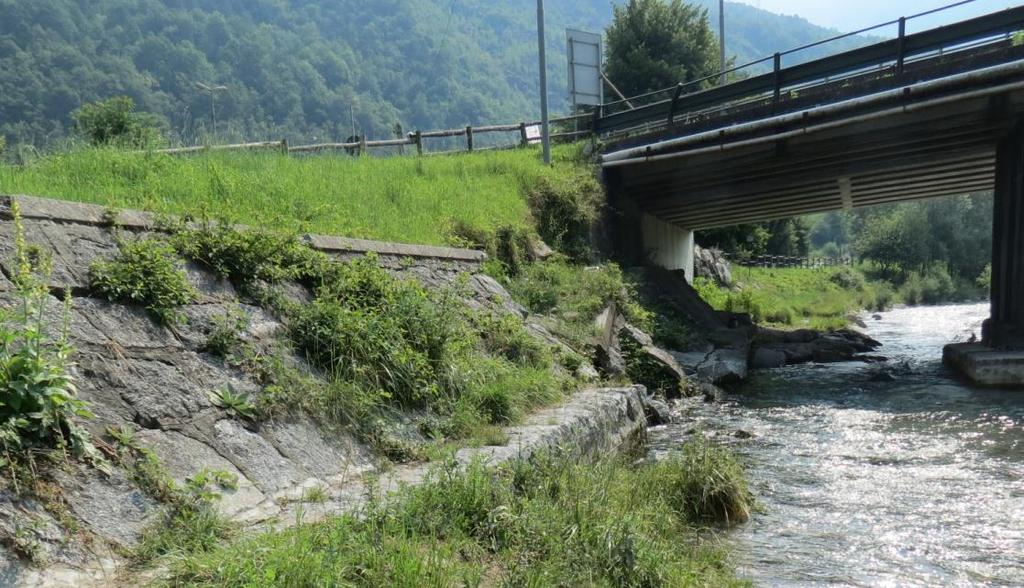 In questa zona nell'alveo del torrente si trova ad una quota di 440 m slm e nello stesso si collocano le pile dei due ponti esistenti: il vecchio ponte e il nuovo ponte realizzato in occasione degli